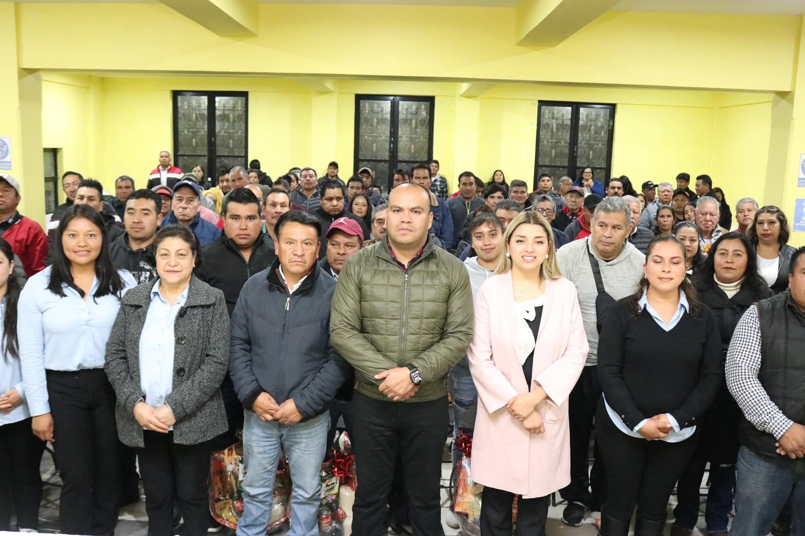Imagen destacada de: Entrega de nombramientos y sellos a Inspectores de Barrio y suplentes de las localidades