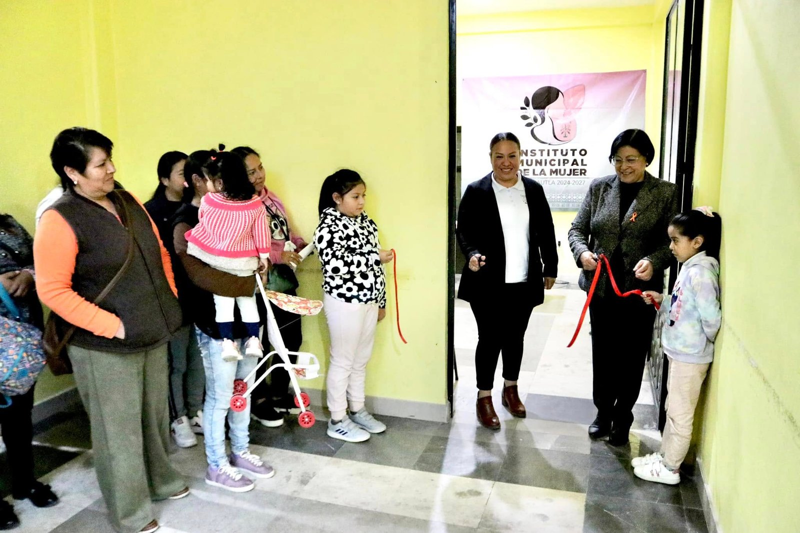 Imagen destacada de: Apertura de talleres para la ciudadanía que van de Manualidades paras niñas y niños, Tejido y Gelish