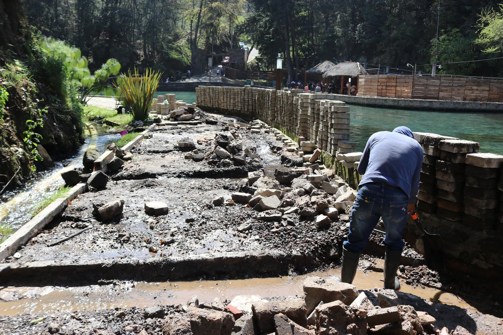 Imagen destacada de: Mantenimiento en el centro recreativo 9 Manantiales