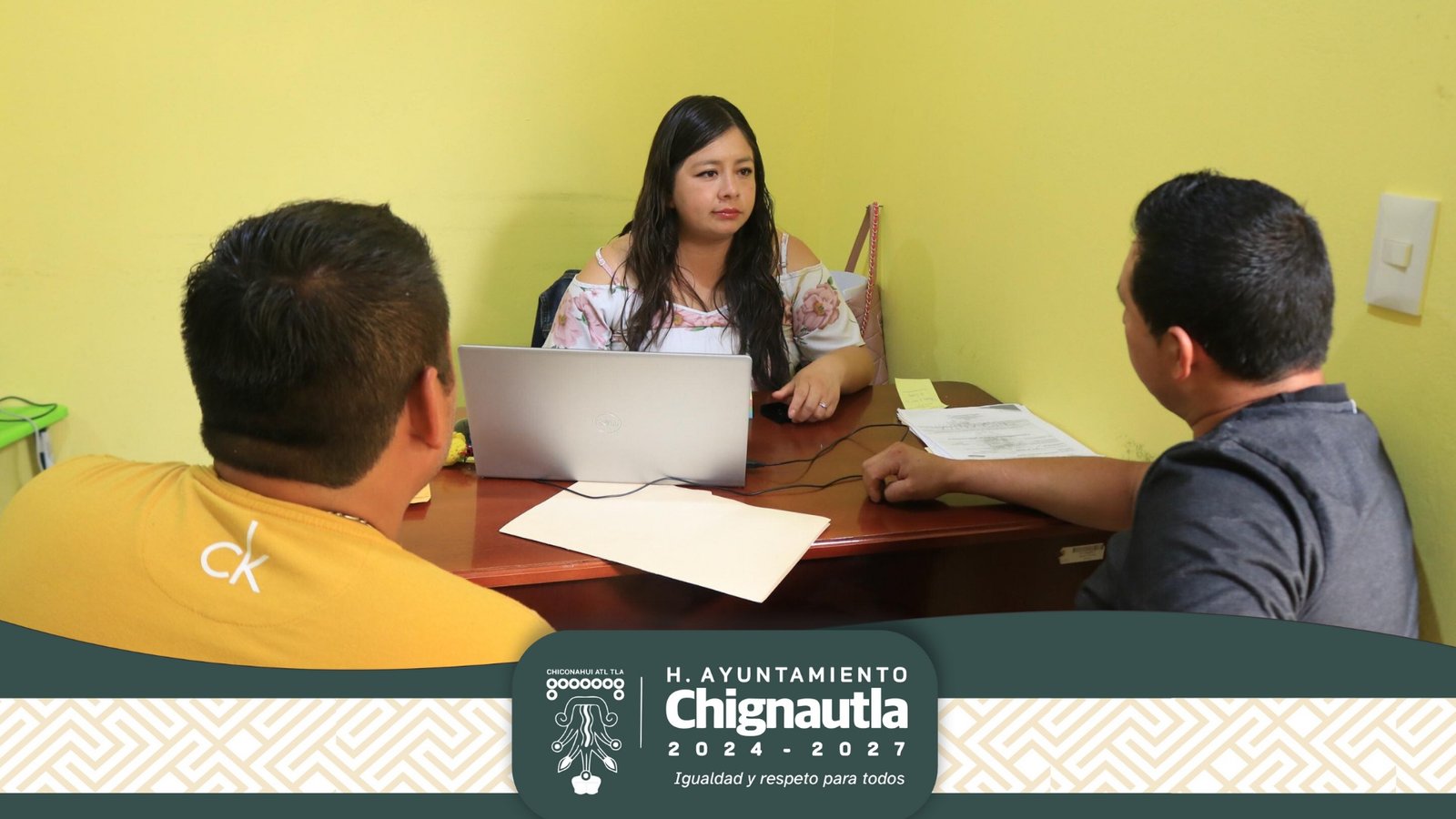 Imagen principal: Refrendos de licencias de funcionamiento y cédulas de empadronamiento para el ejercicio comercial