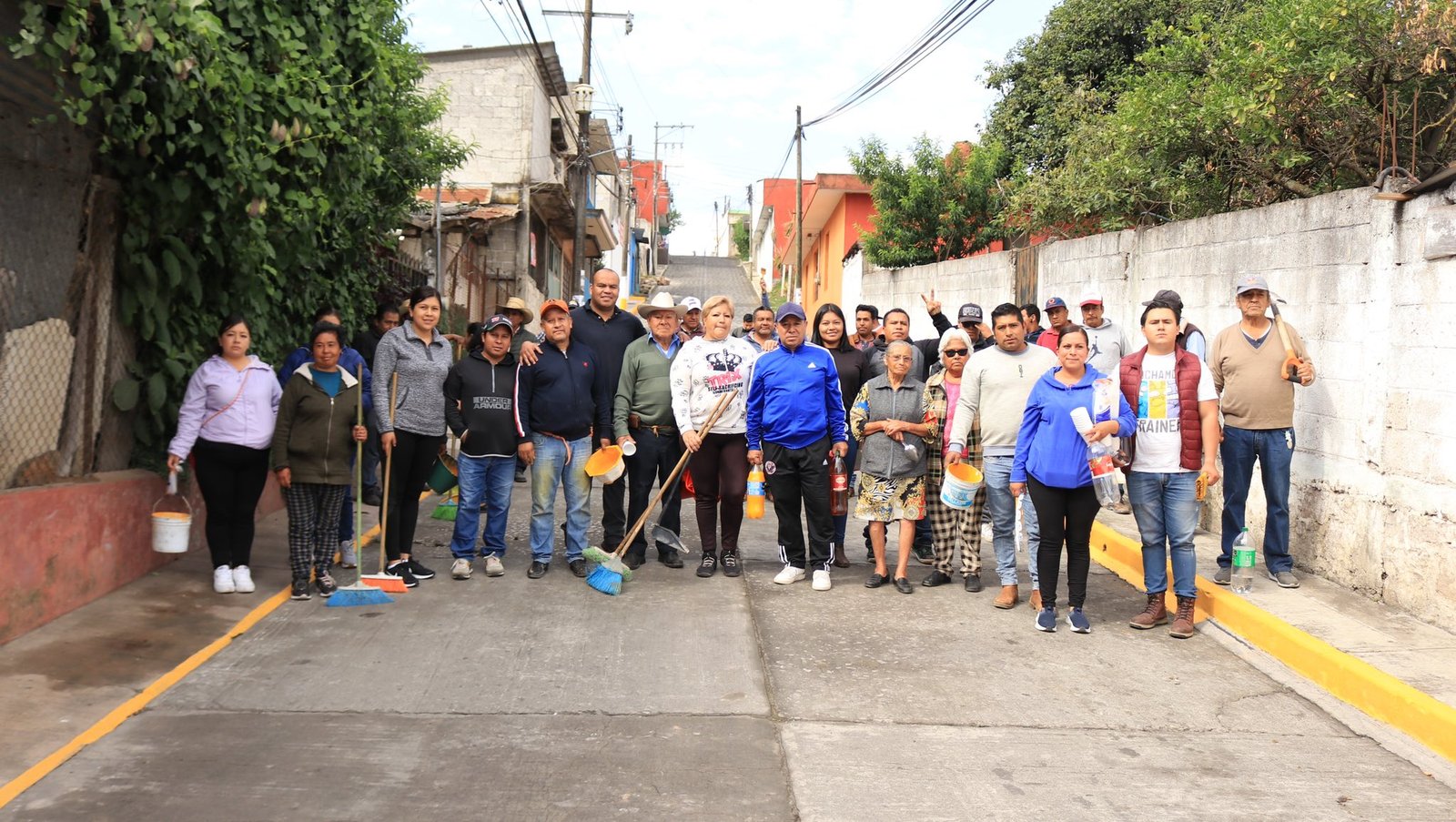 Imagen destacada de: Faena dominical en el barrio de San Antonio