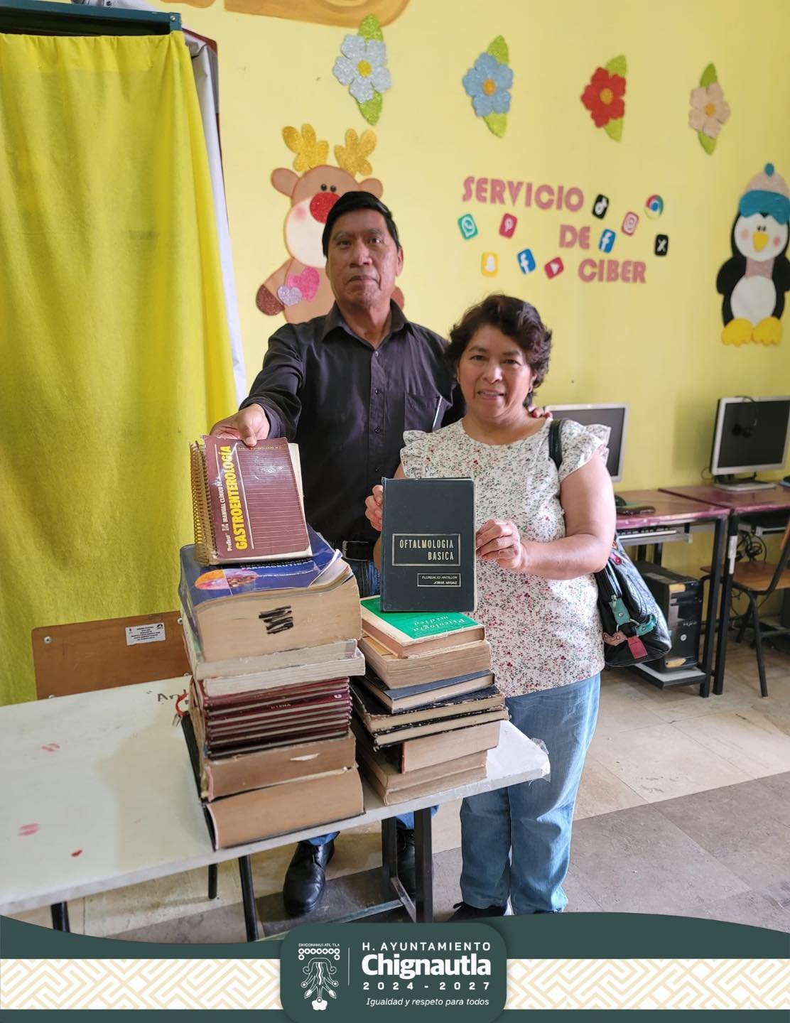Imagen destacada de: Donación de 25 ejemplares relacionados al área de la salud a la Biblioteca Municipal 
