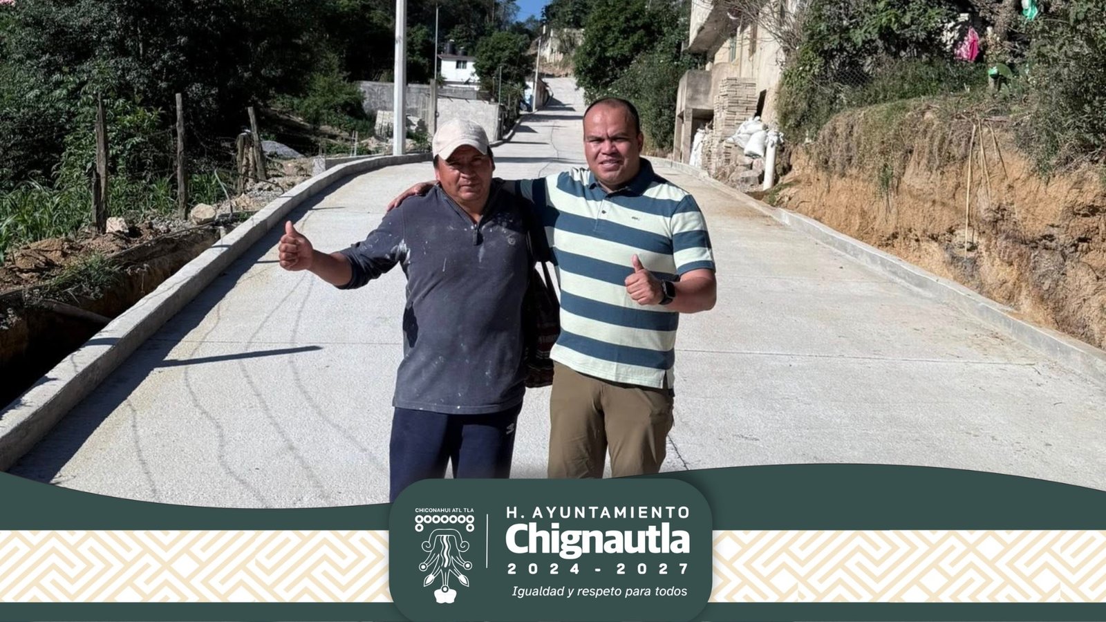 Imagen principal: Una obra más de pavimento con concreto hidráulico y reubicación de postes de energía eléctrica.