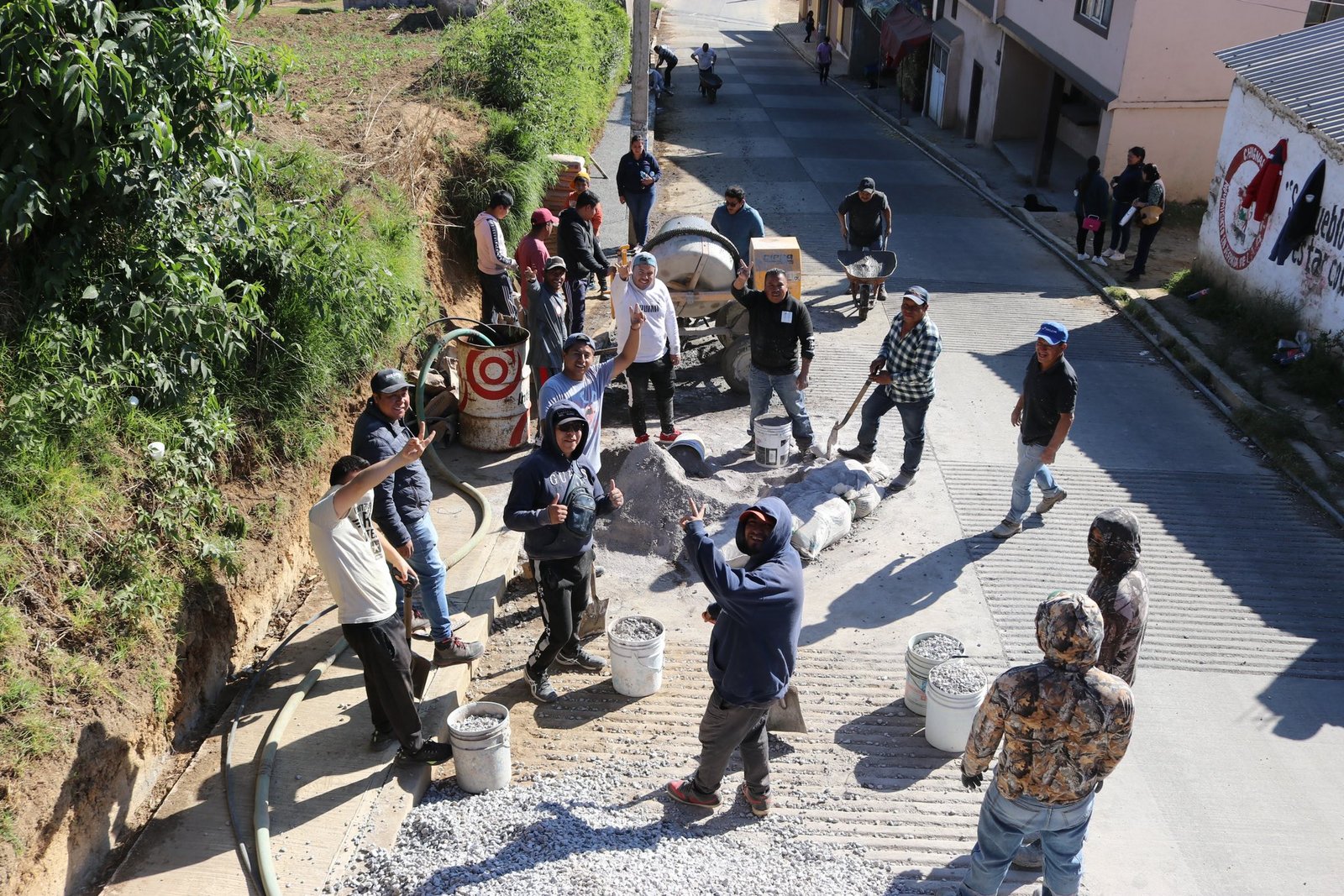 Imagen destacada de: Faena dominical en la comunidad de Talzintan